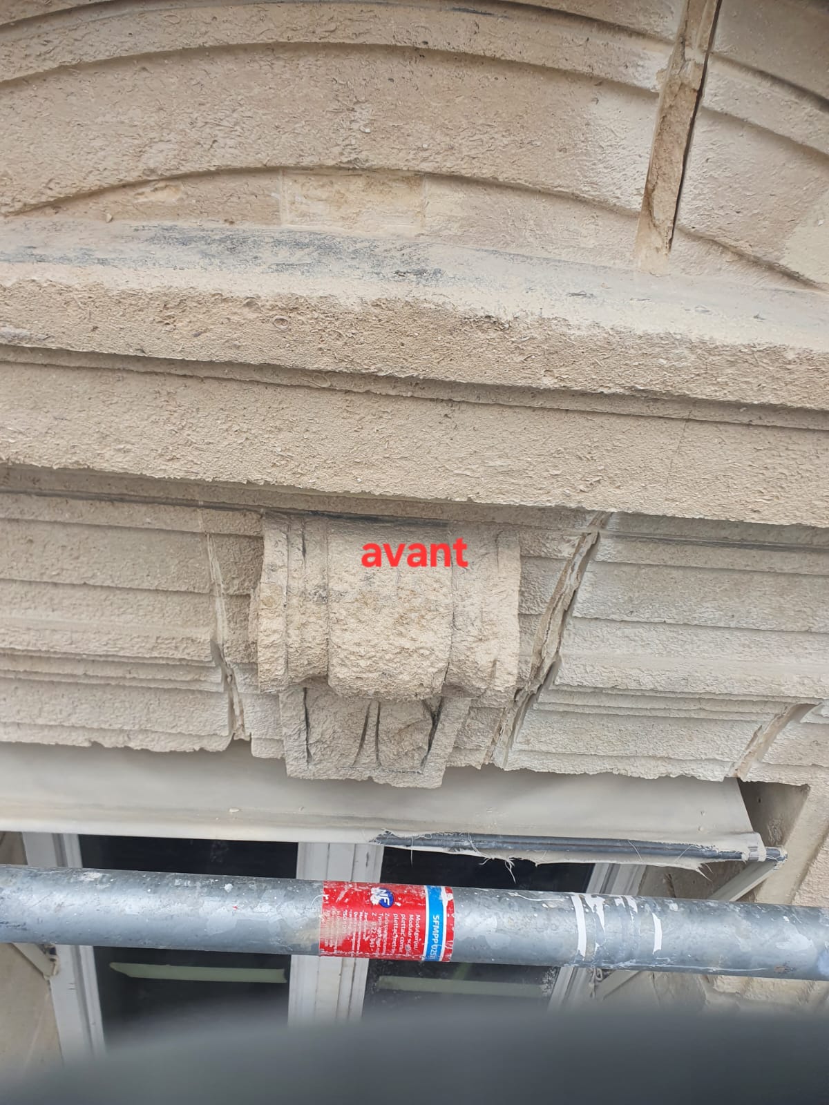 Restauration façade calcaire — avant